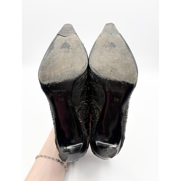 Chanel Black Leather Mary Jane Pointed Toe Heels w/ Camellia Accents Sz EU 38 8 - Picture 8 of 13